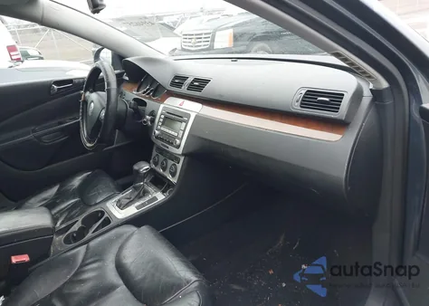 2008 Volkswagen Passat Lux from USA, damaged, VIN WVWEK73CX8P054178